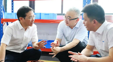 贛州市委書記黃喜忠實地調(diào)研贛州雷茨等企業(yè)，專題研究裝備制造產(chǎn)業(yè)高質(zhì)量發(fā)展